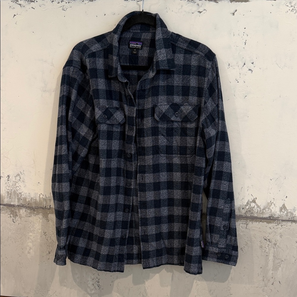 Patagonia Men's Navy Checkered Button Down Shirt